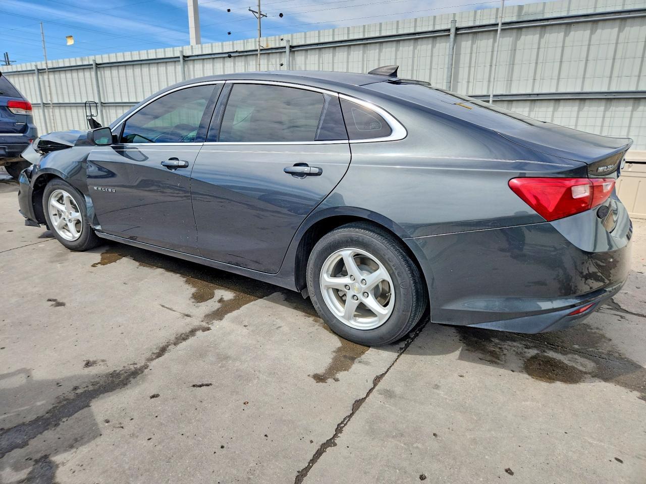 2017 Chevrolet Malibu Ls - Фото 2