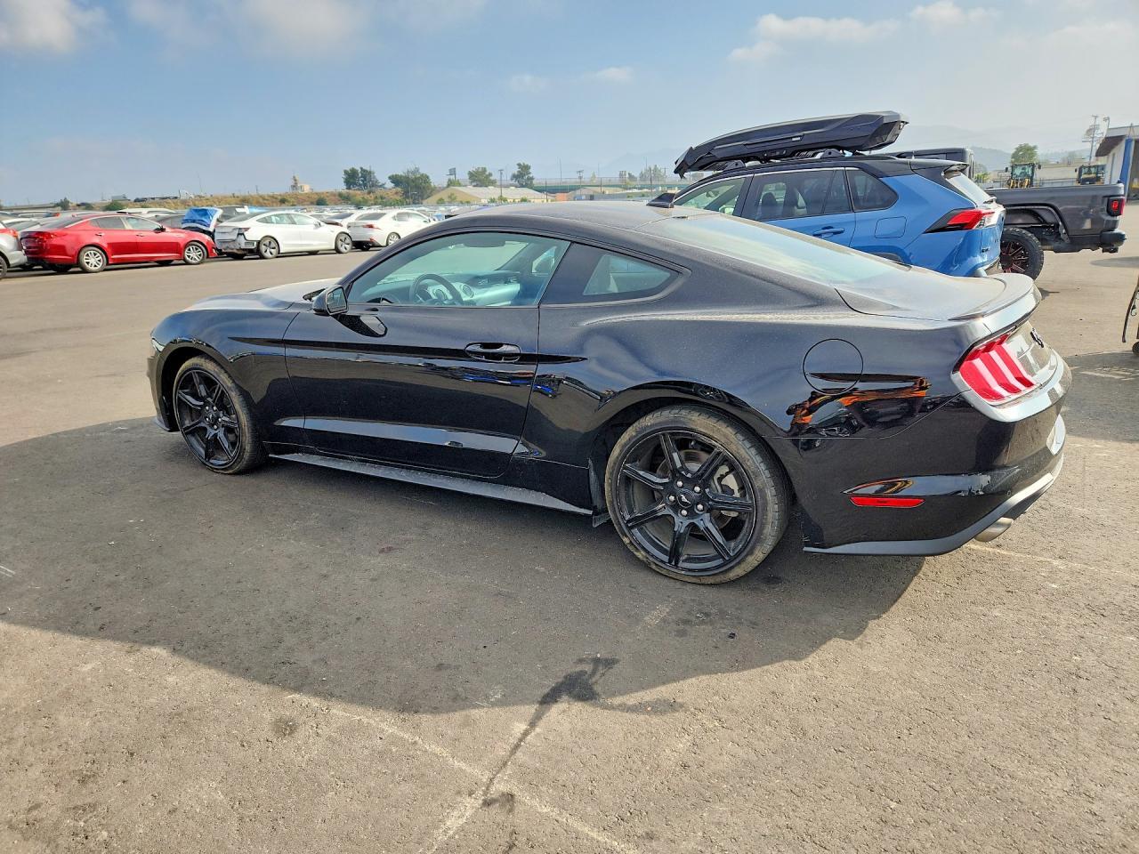 2020 Ford Mustang - Фото 2