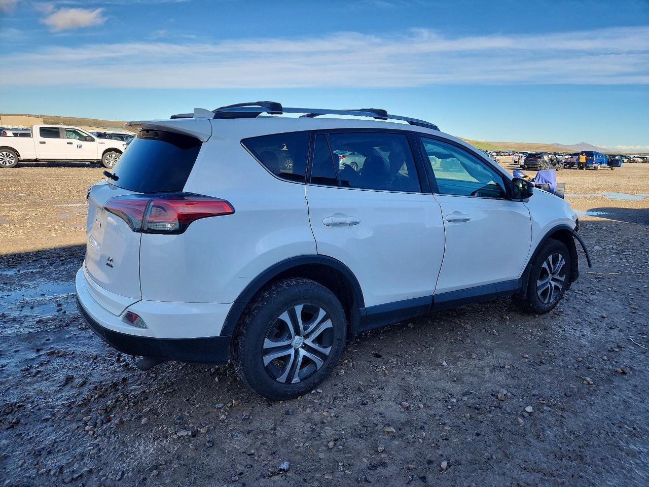 2017 Toyota Rav4 Le - Image 3