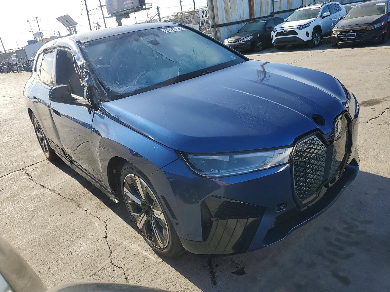 2024 BMW Ix xDrive50 - Фото 4