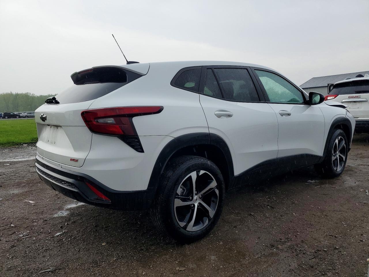 2025 Chevrolet Trax 1Rs - Фото 3