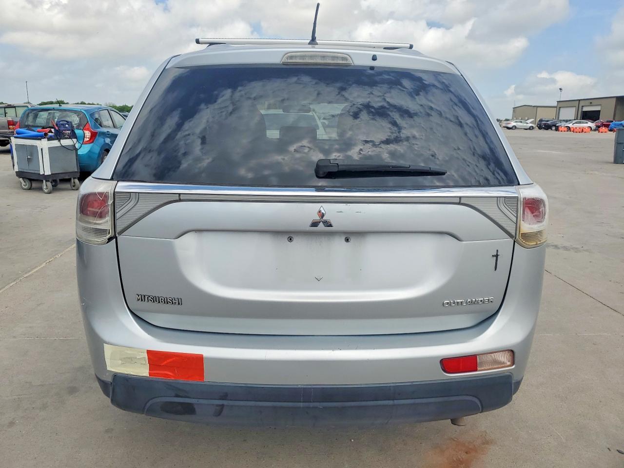 2014 Mitsubishi Outlander Es - Фото 6