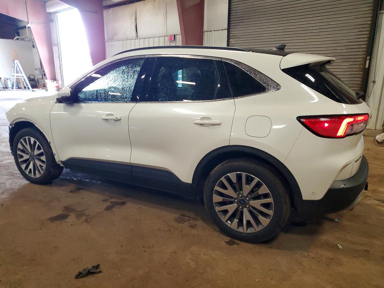 2020 Ford Escape Titanium - Image 2