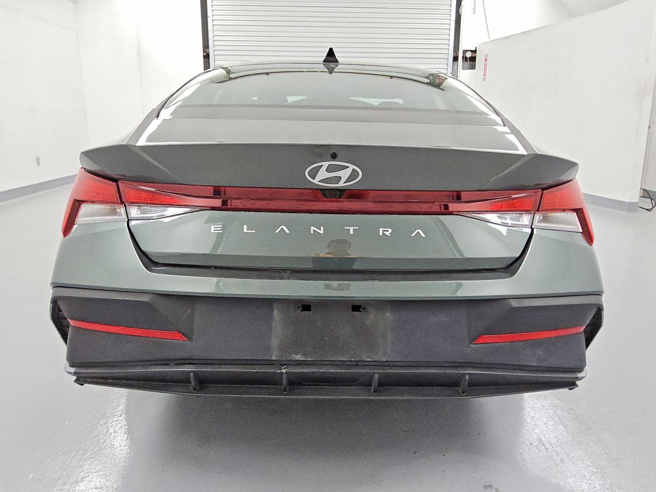 2024 Hyundai Elantra Sel - Image 6