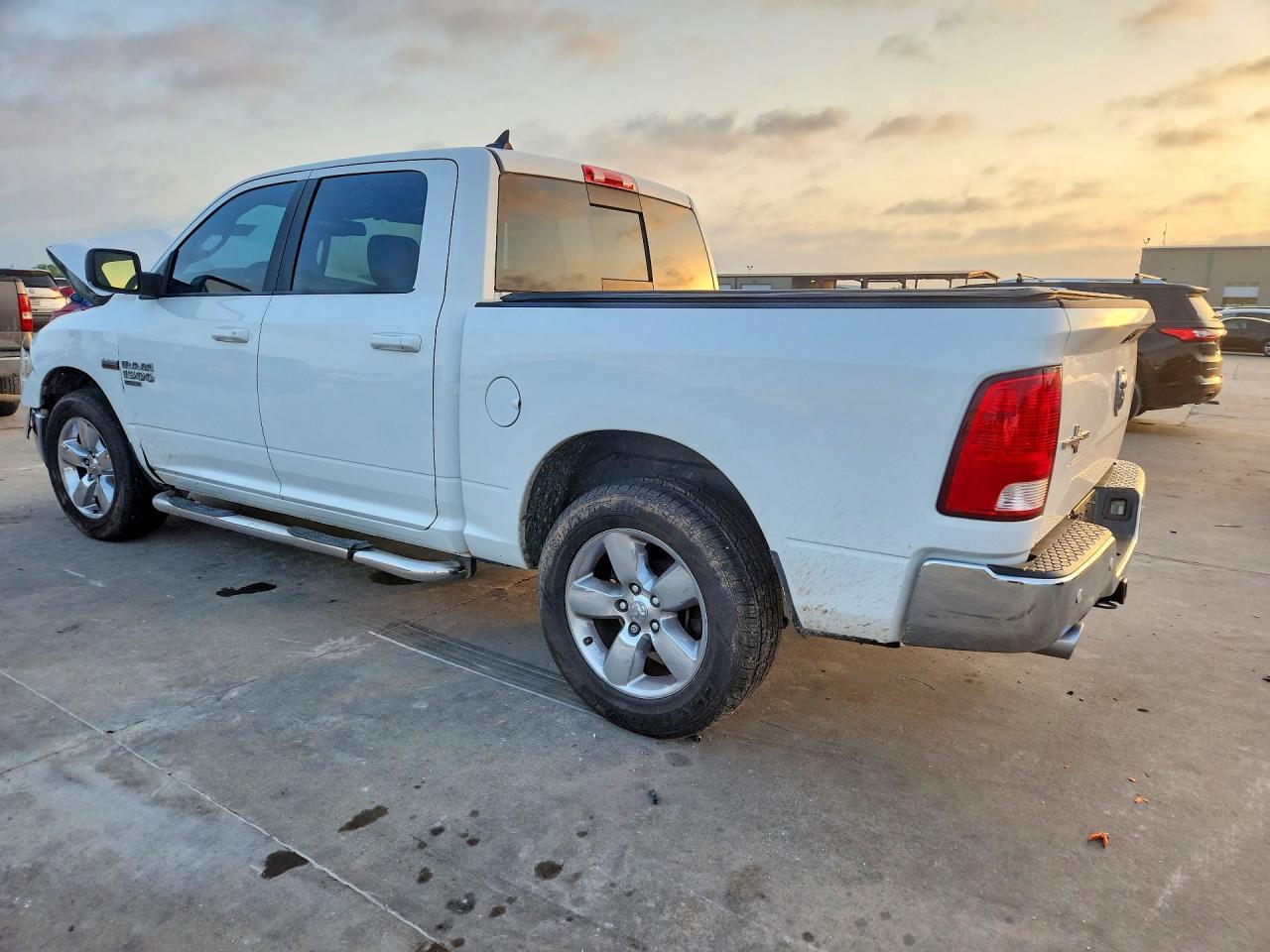 2019 Ram 1500 Classic Slt - Фото 2