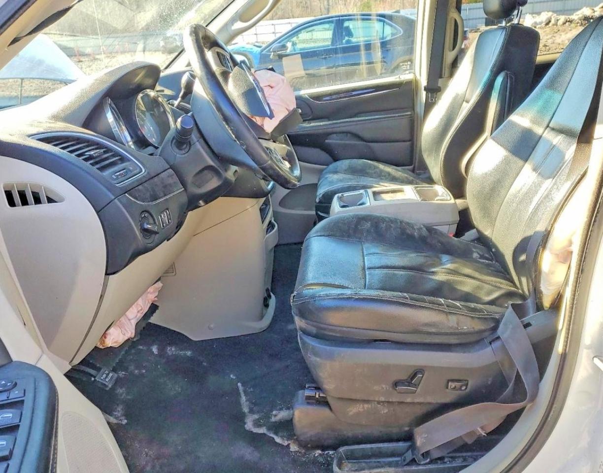 2014 Chrysler Town & Country Touring - Фото 7