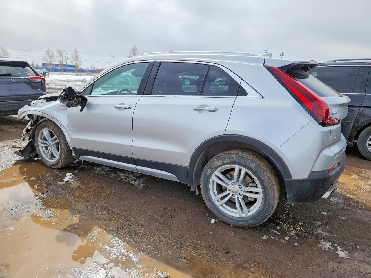 2021 Cadillac Xt4 Premium Luxury - Image 2