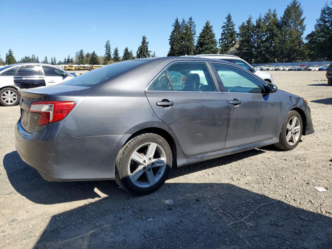 2012 Toyota Camry Se - Image 3