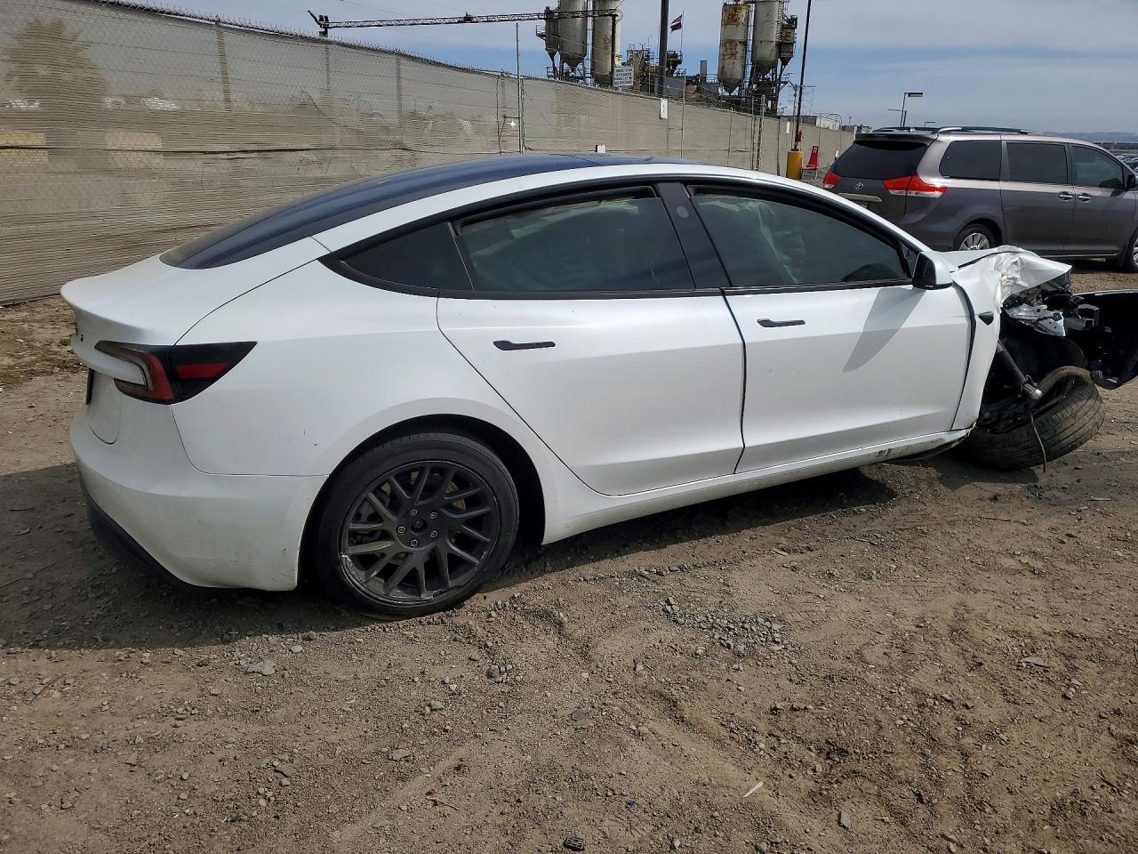 2024 Tesla Model 3 - Image 3