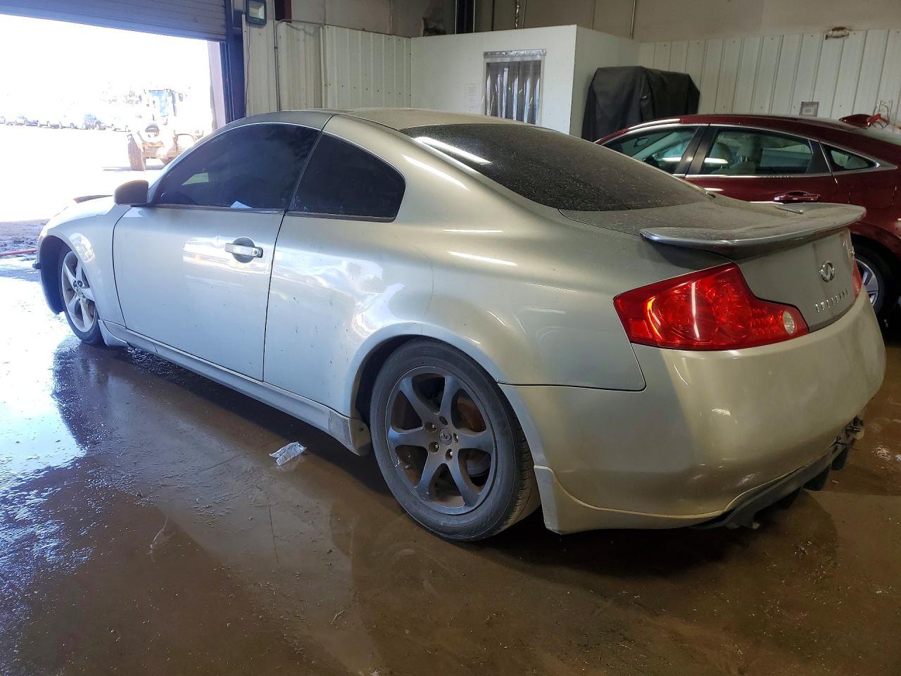 2004 Infiniti G35 Base - Фото 2