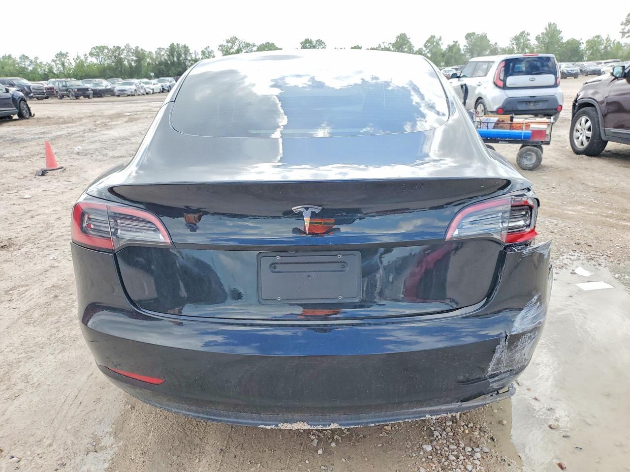 2023 Tesla Model 3 - Фото 6