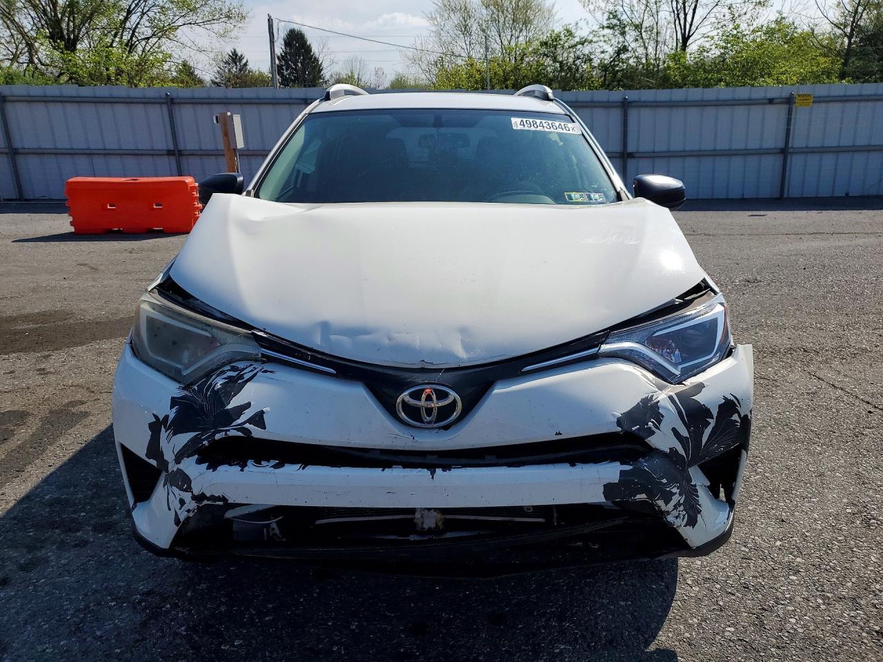 2016 Toyota Rav4 Le - Image 5