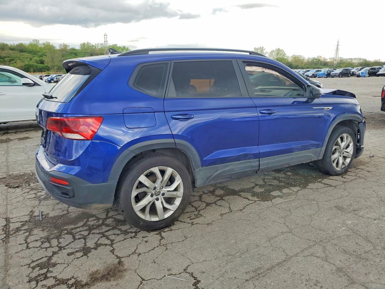 2023 Volkswagen Taos S - Фото 3