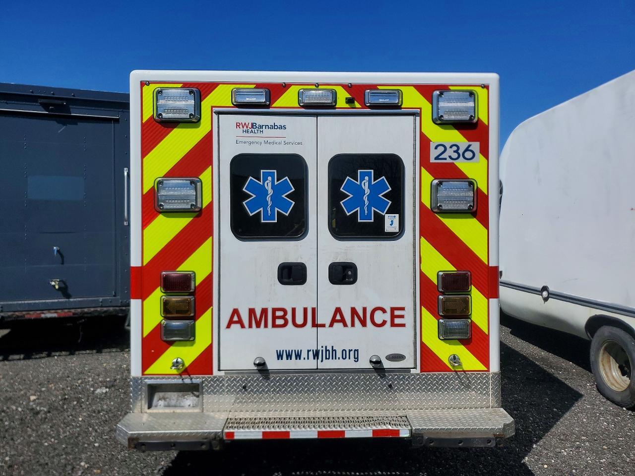 2019 Ford E-350 - Image 6