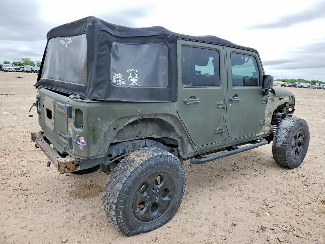2015 Jeep Wrangler Unlimited Rubicon - Фото 3