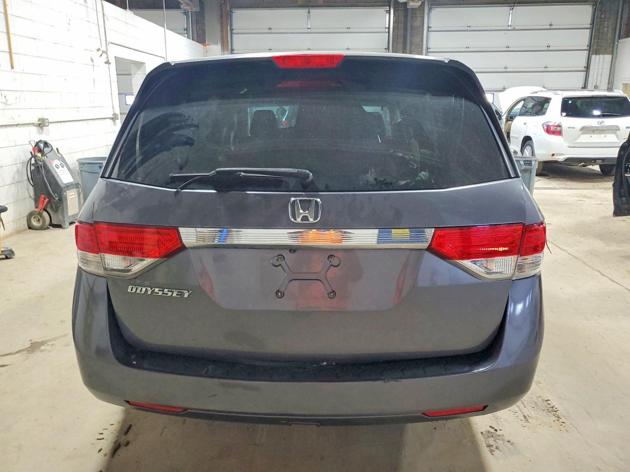 2015 Honda Odyssey Ex - Image 6