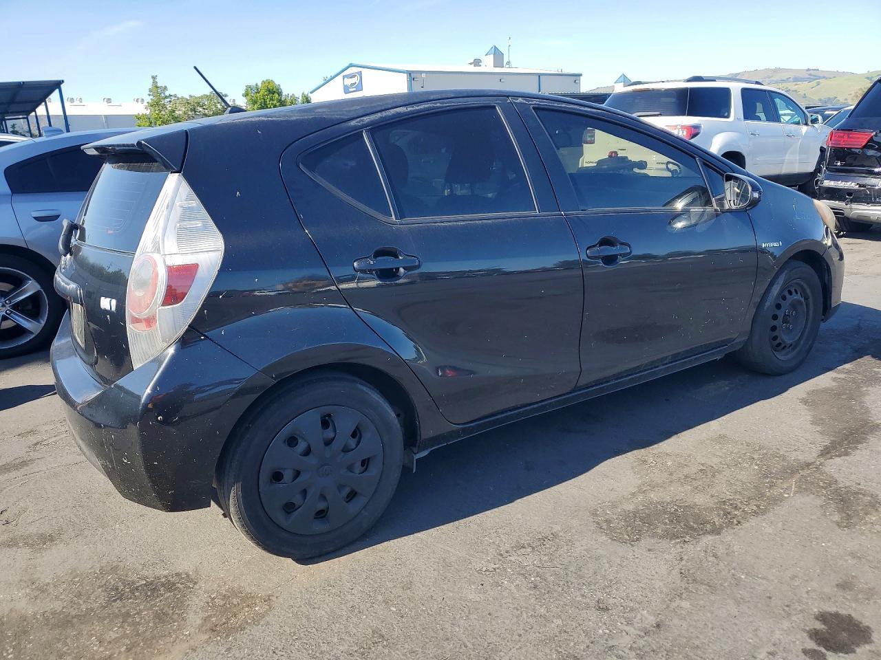 2013 Toyota Prius C Two - Фото 3