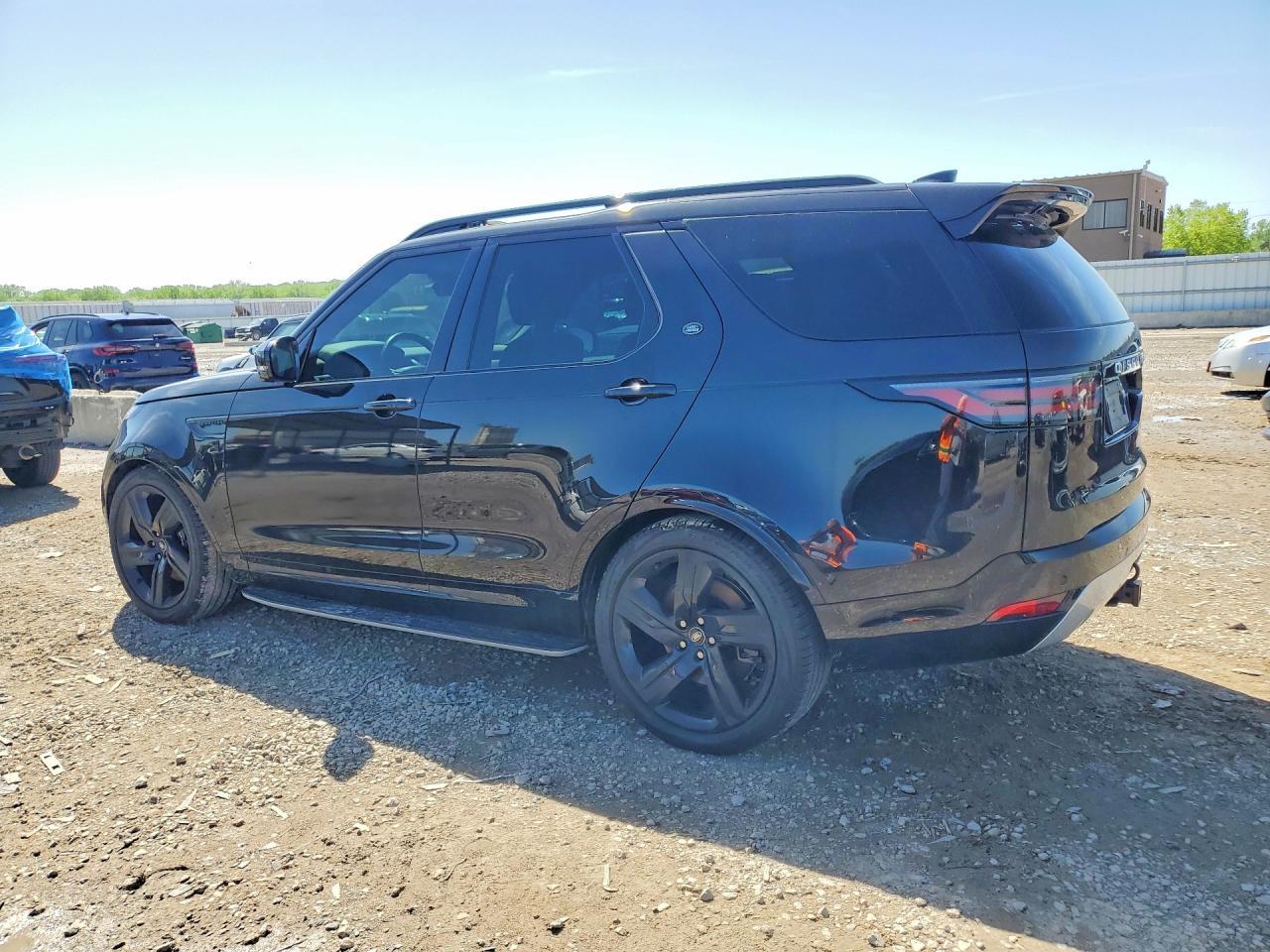 2024 Land Rover Discovery Metropolitan Edition - Image 2