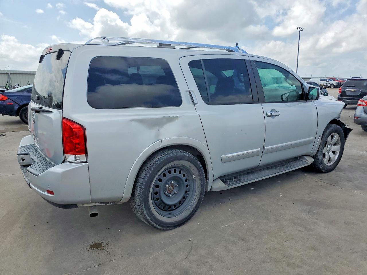 2013 Nissan Armada Sv - Image 3