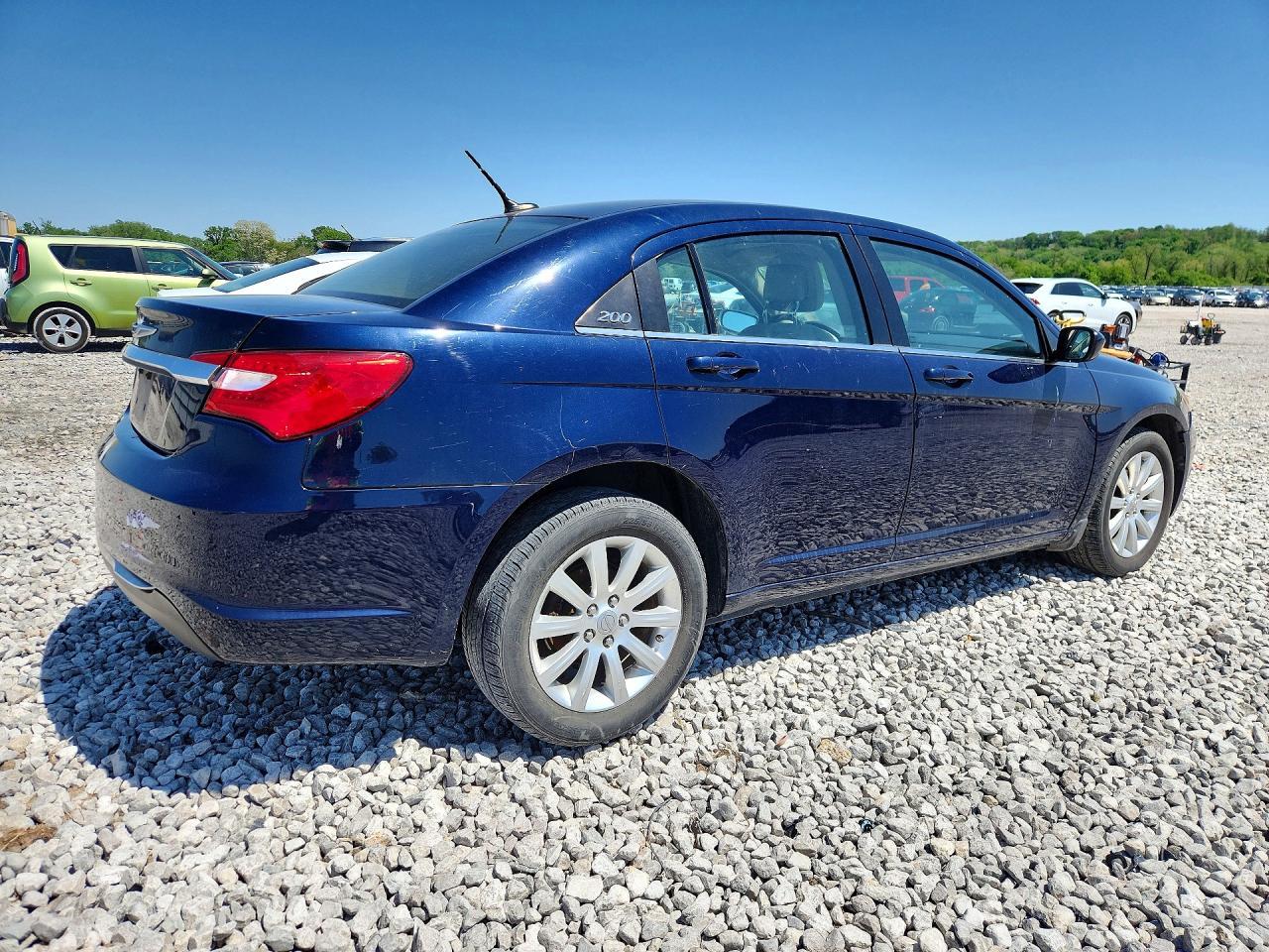 2013 Chrysler 200 Touring - Image 3