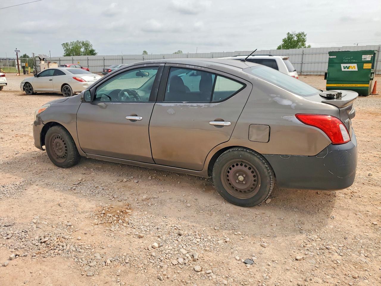 2015 Nissan Versa 1.6 Sv - Фото 2