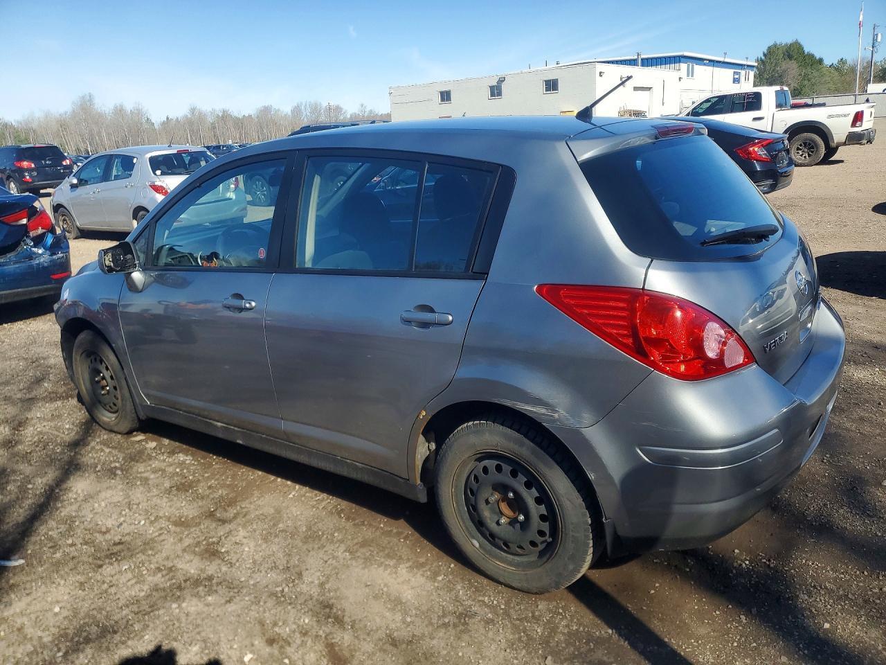 2012 Nissan Versa 1.8 S - Фото 2