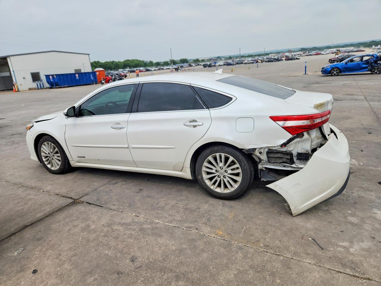 2015 Toyota Avalon Hybrid Limited - Фото 2