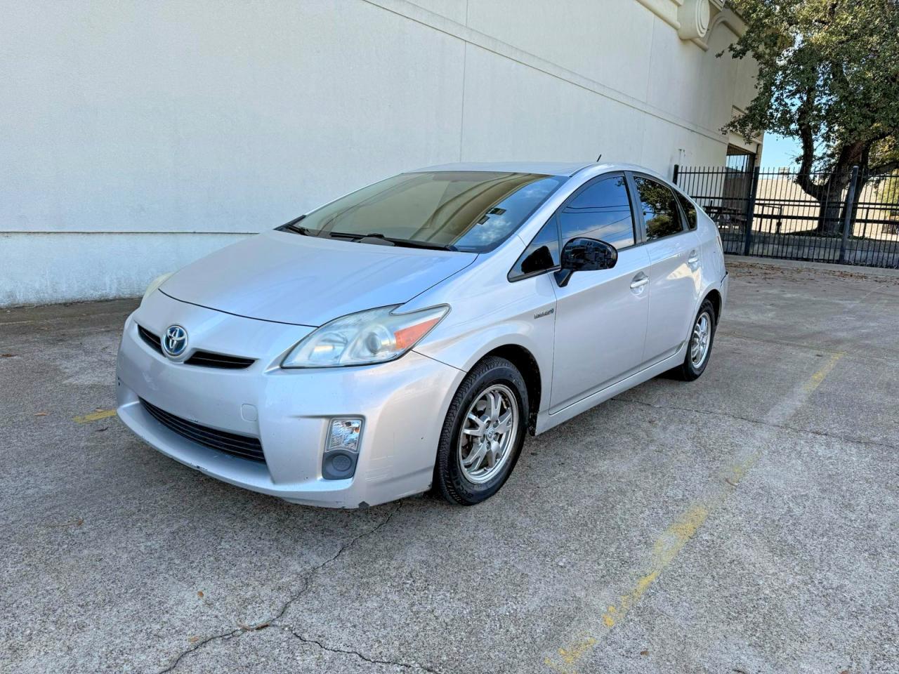2010 Toyota Prius Iii - Image 2