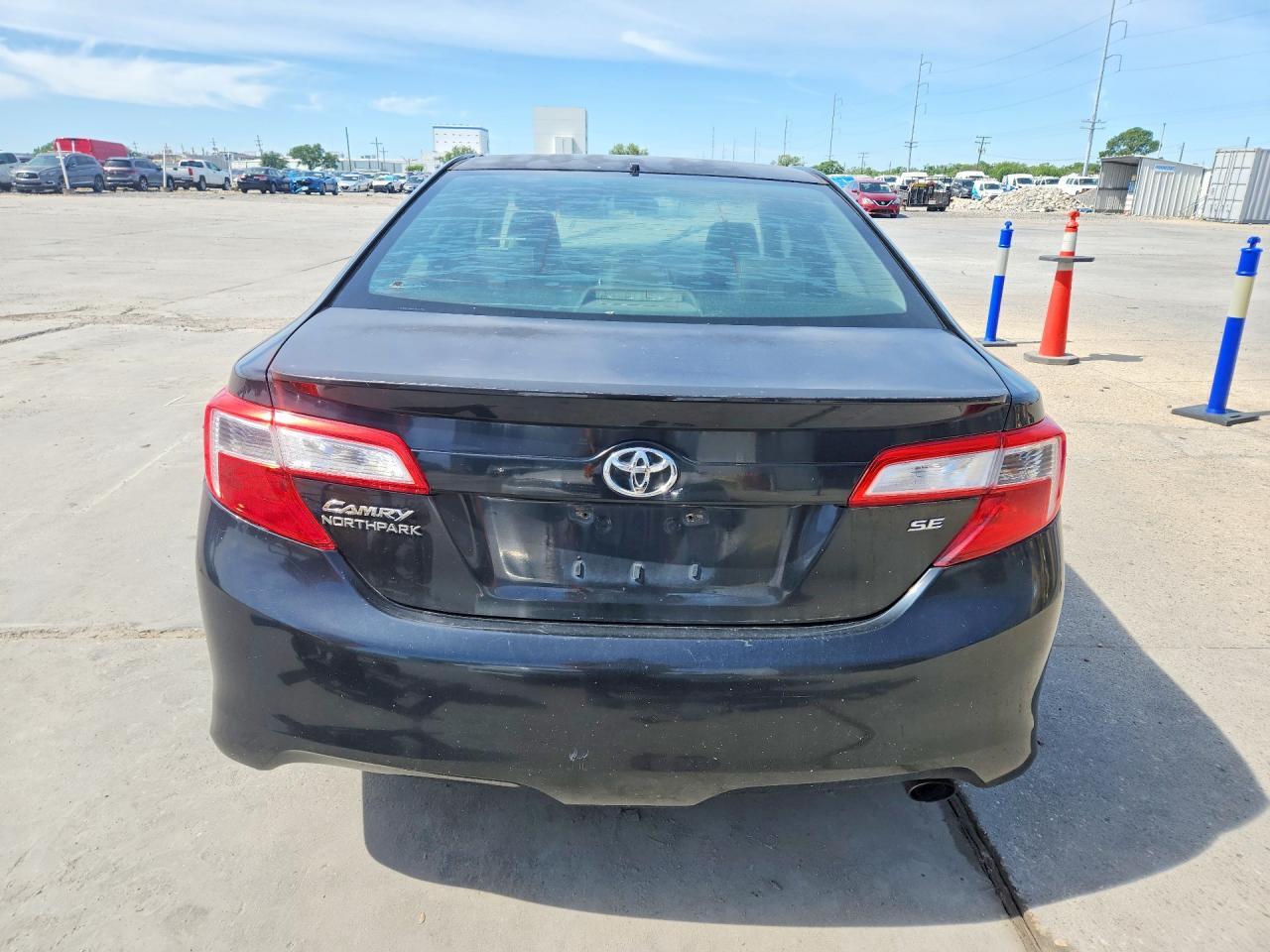 2012 Toyota Camry Se - Image 6