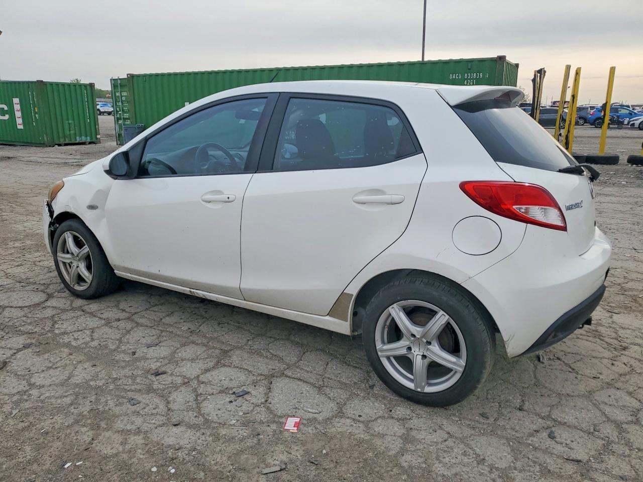 2011 Mazda Mazda 2 - Image 2