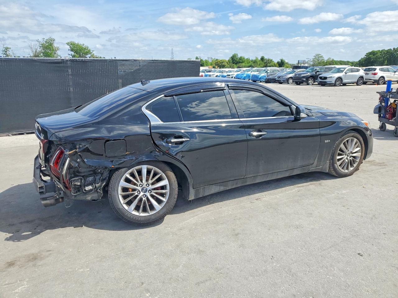 2018 Infiniti Q50 2.0T Luxe - Фото 3