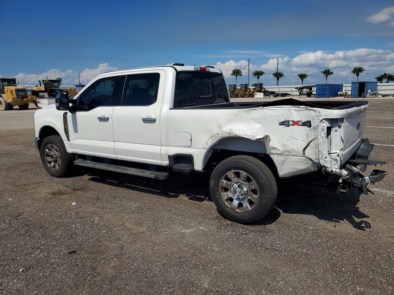 2025 Ford F250 Super Duty - Image 2