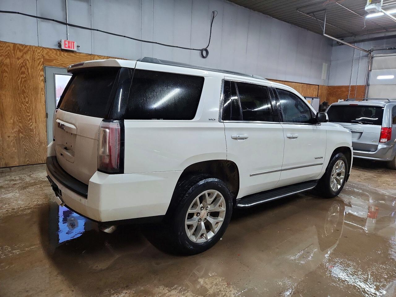 2016 GMC Yukon Slt - Фото 3
