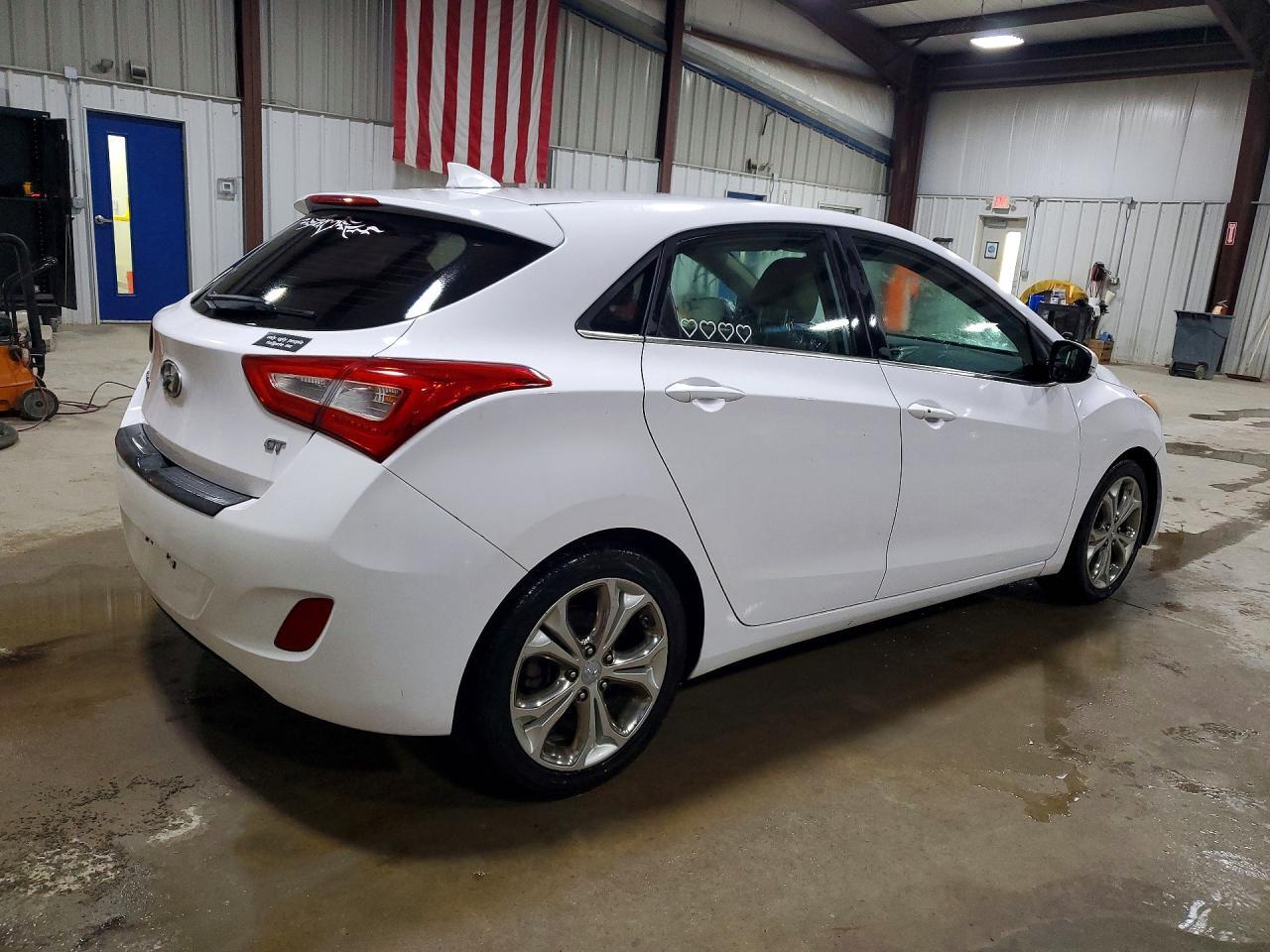 2015 Hyundai Elantra Gt Base - Image 3