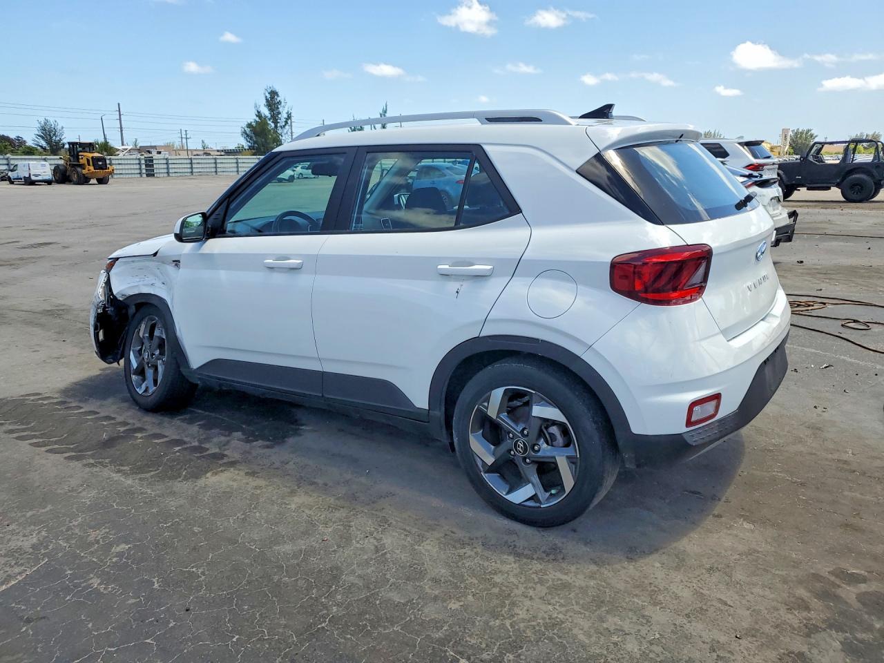 2022 Hyundai Venue Sel - Фото 2