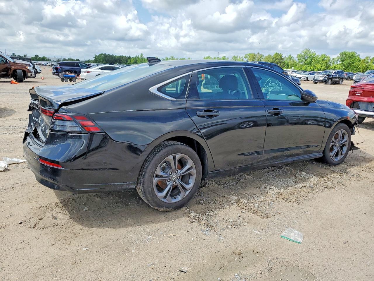 2025 Honda Accord Hybrid Exl - Image 3