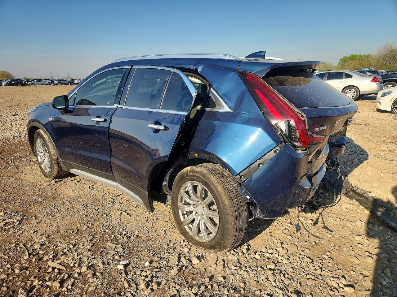 2019 Cadillac Xt4 Premium Luxury - Image 2