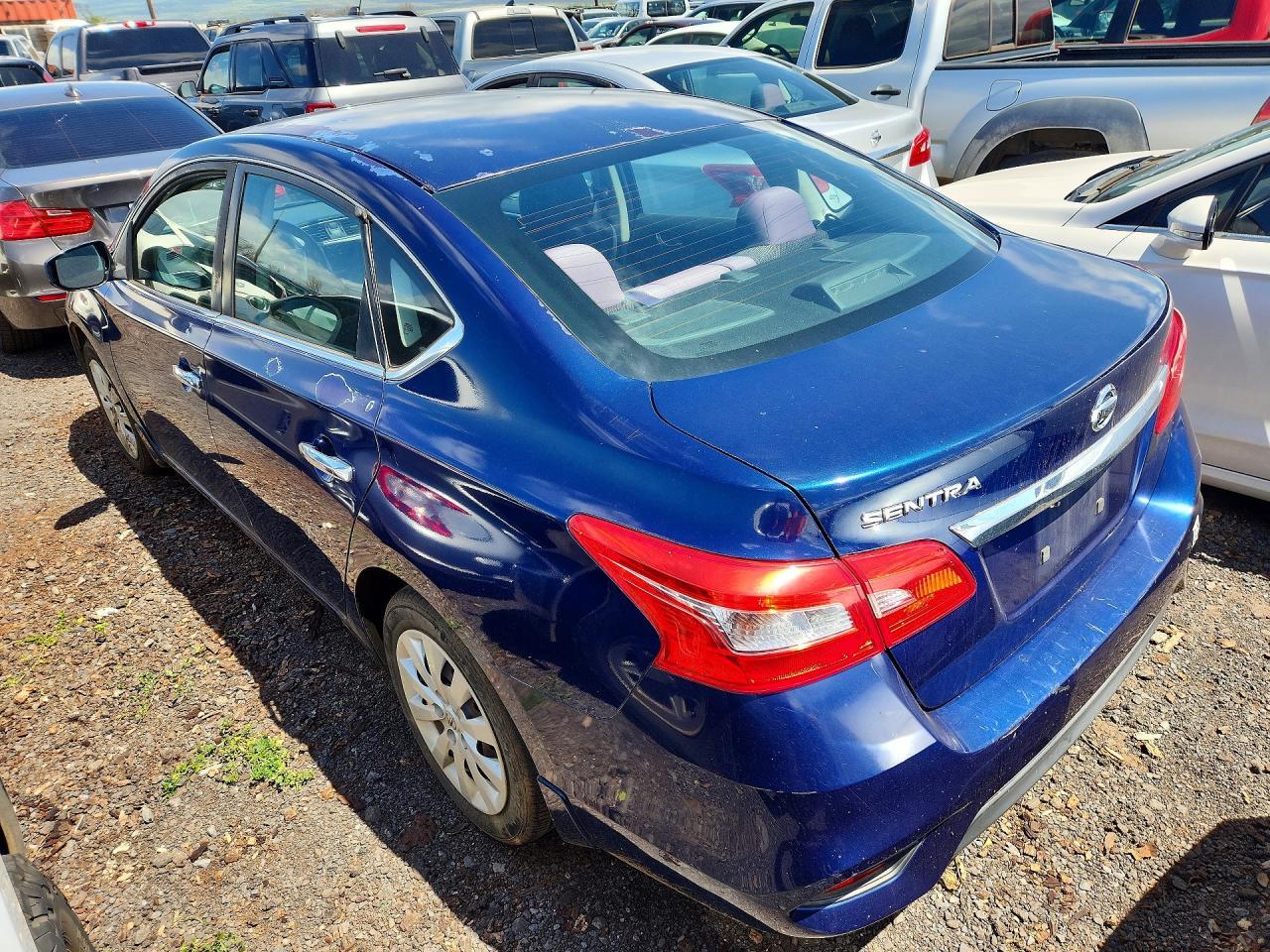 2016 Nissan Sentra S - Фото 2