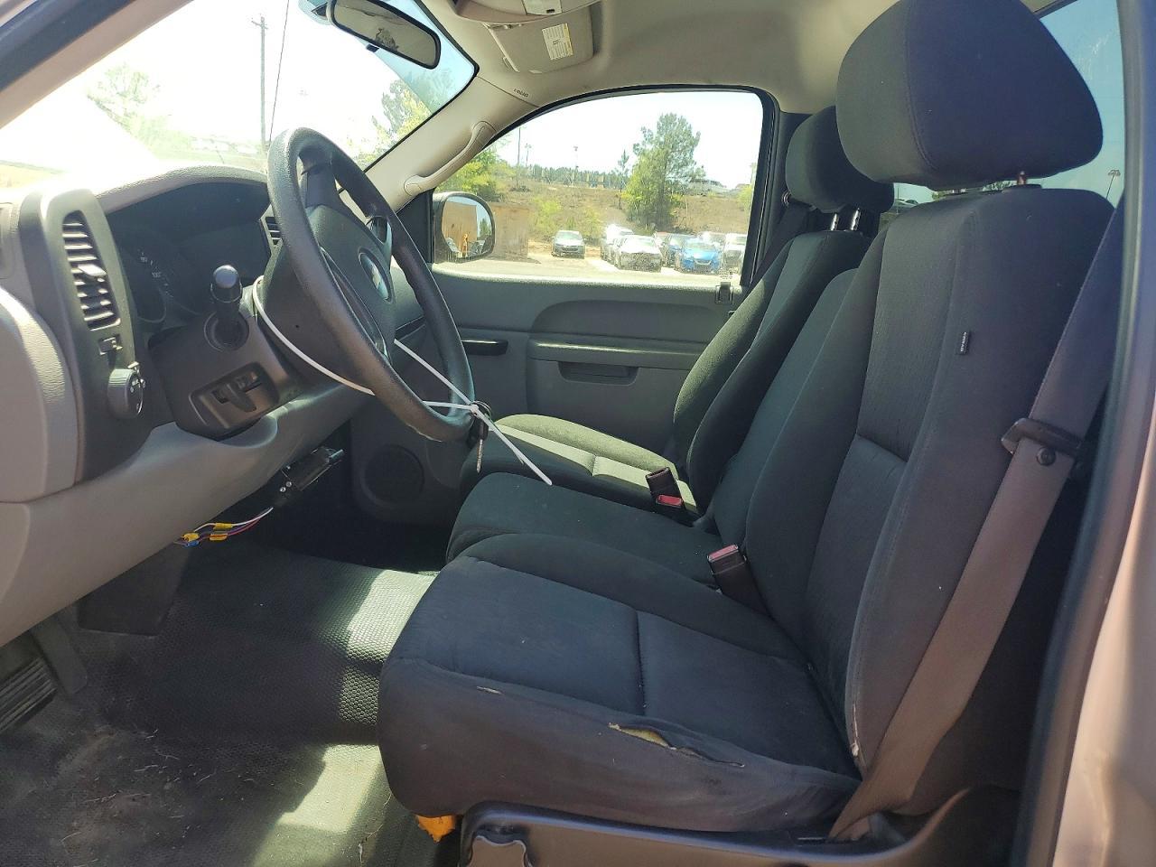 2010 Chevrolet Silverado C1500 - Image 7