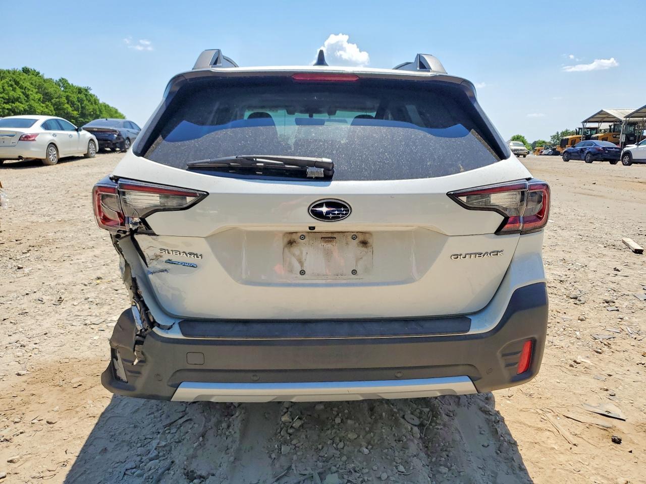 2022 Subaru Outback Limited - Image 6