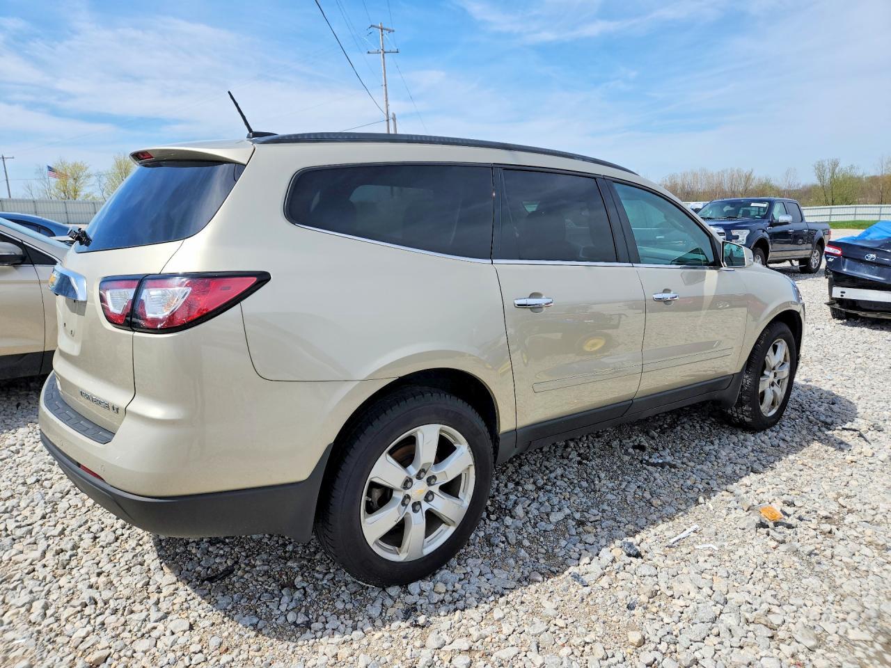 2016 Chevrolet Traverse Lt - Image 3