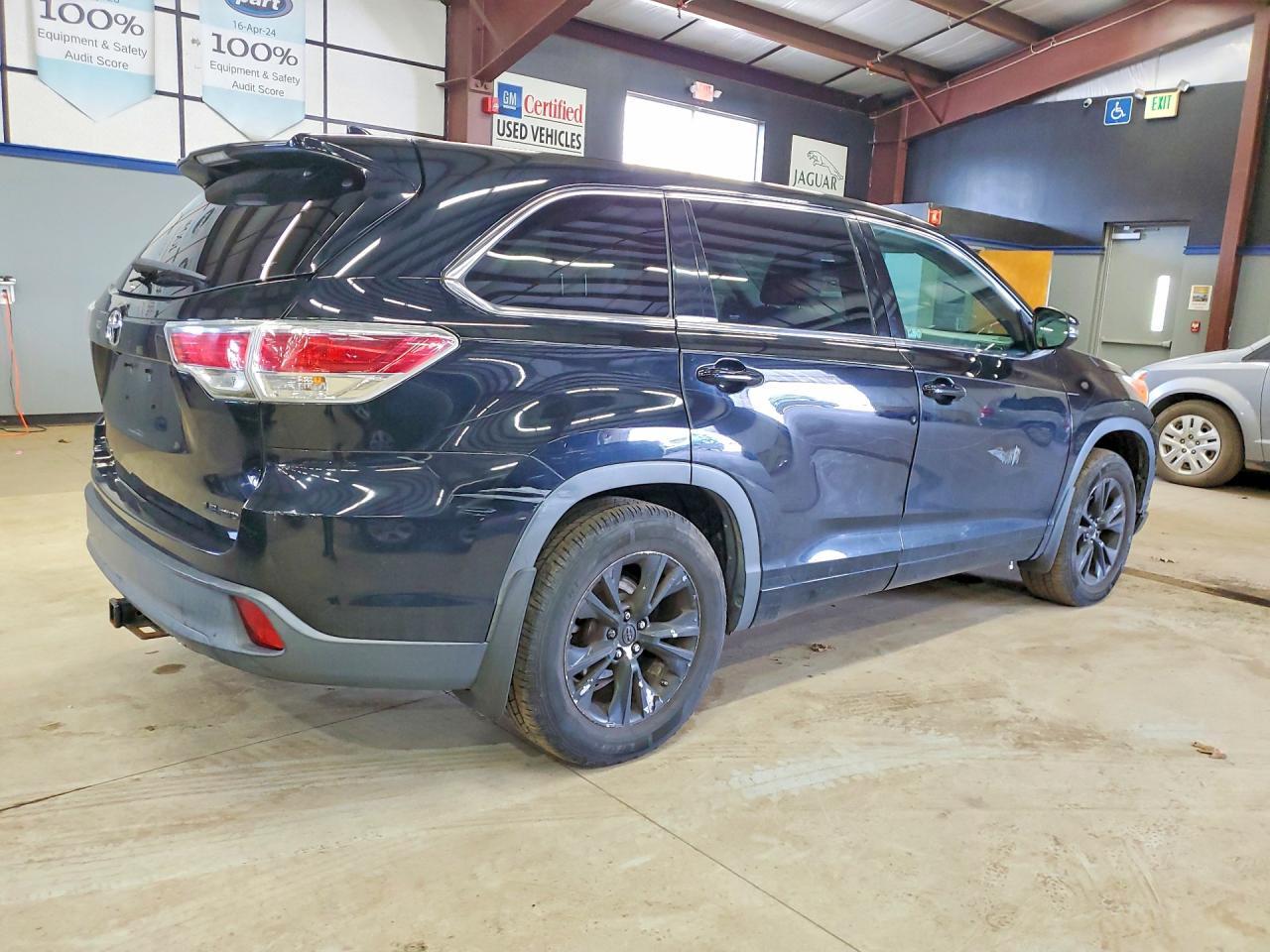 2014 Toyota Highlander Le Plus - Фото 3