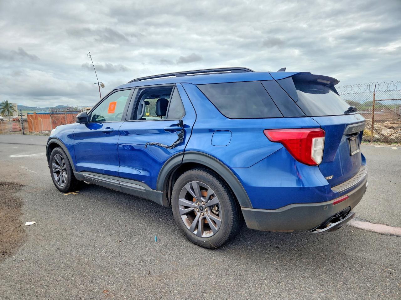 2022 Ford Explorer Xlt - Фото 2
