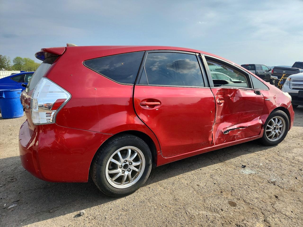 2013 Toyota Prius V Two - Фото 3