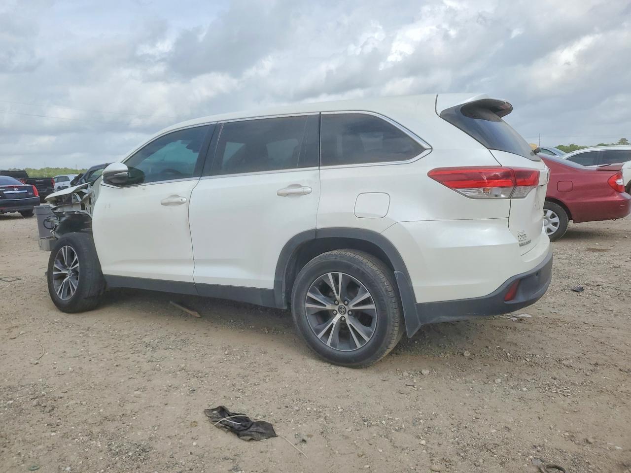 2019 Toyota Highlander Le - Фото 2