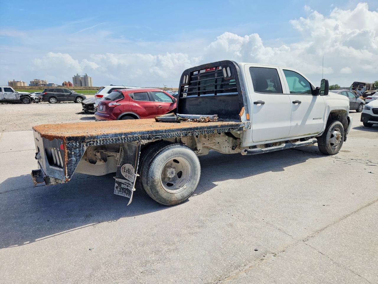 2019 Chevrolet Silverado C3500 6.0L V-8 Flat Bed - Фото 3