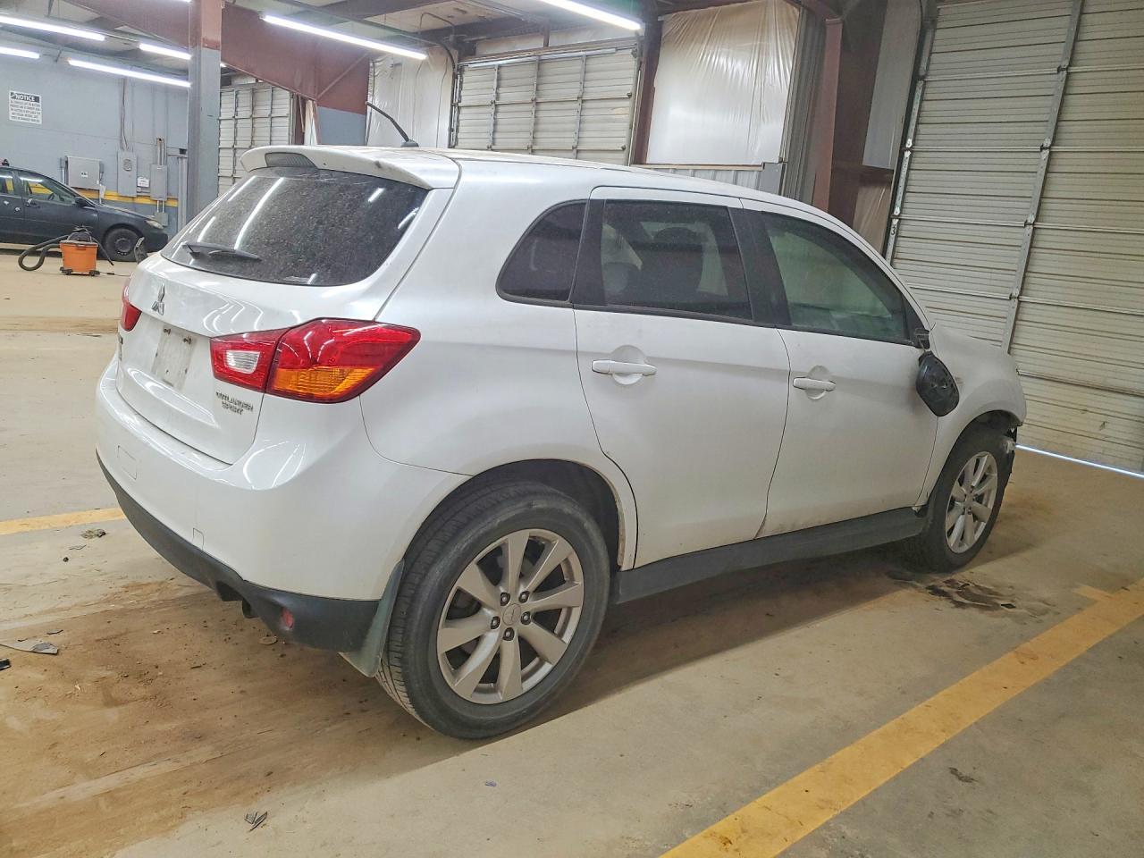 2015 Mitsubishi Outlander Sport Es - Image 3