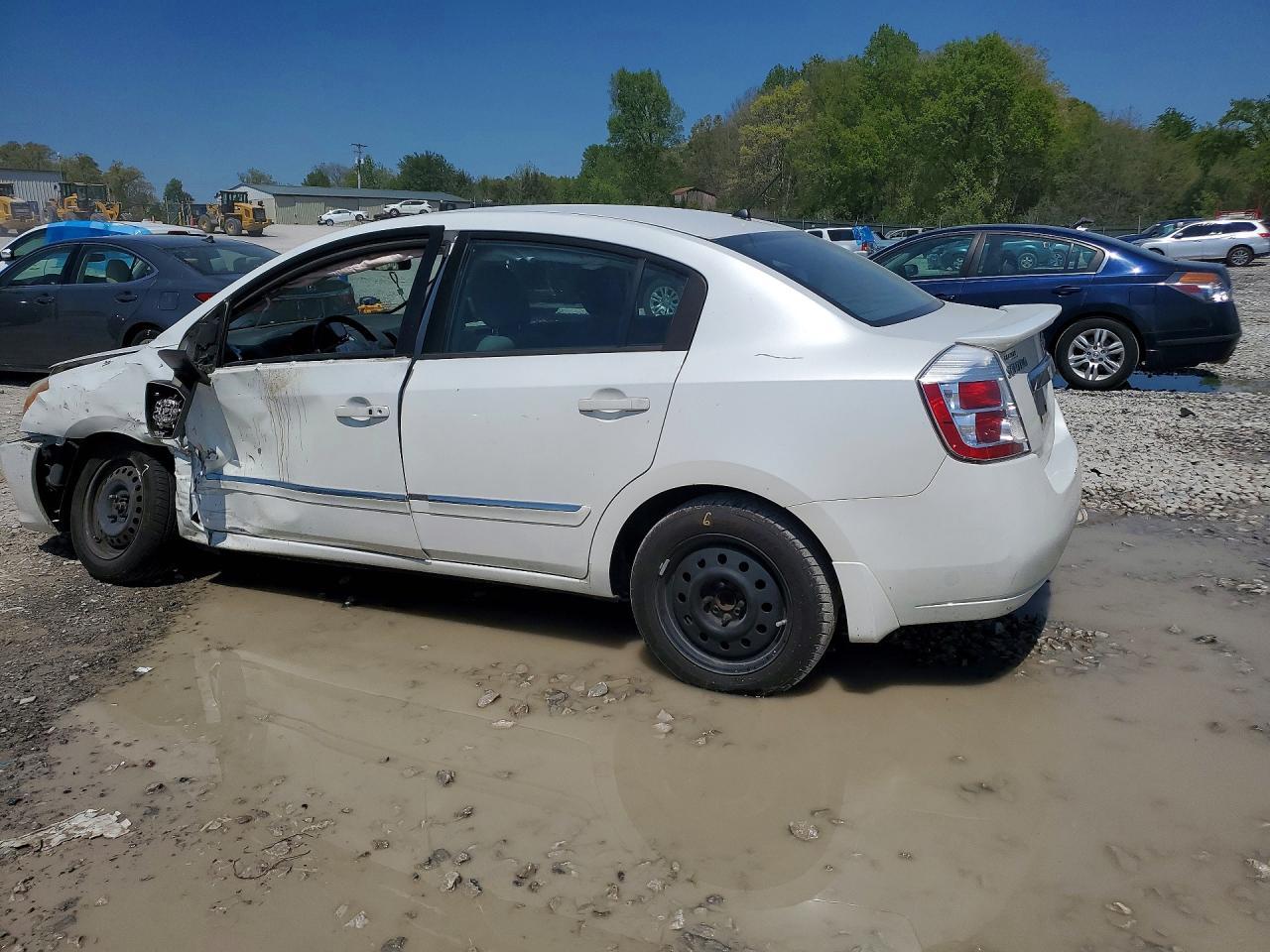 2011 Nissan Sentra 2.0 - Image 2