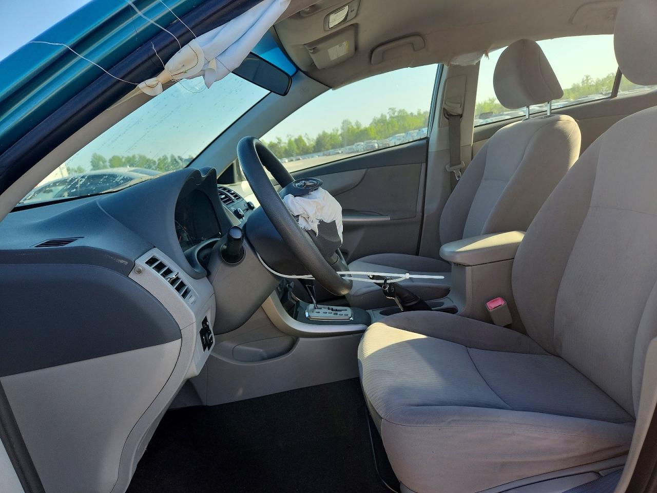 2010 Toyota Corolla Le - Фото 7