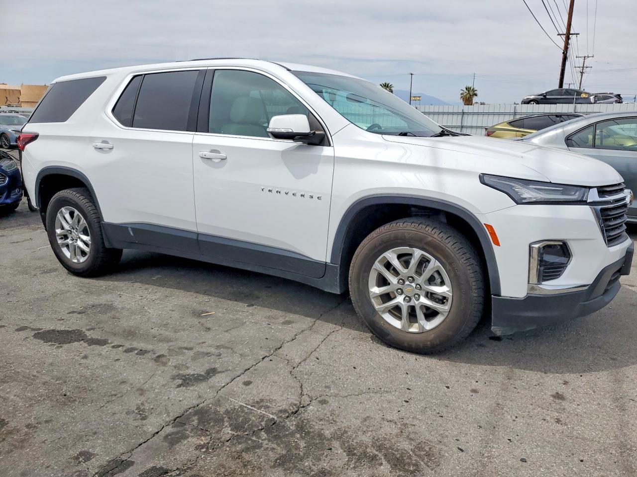 2023 Chevrolet Traverse Ls - Image 4